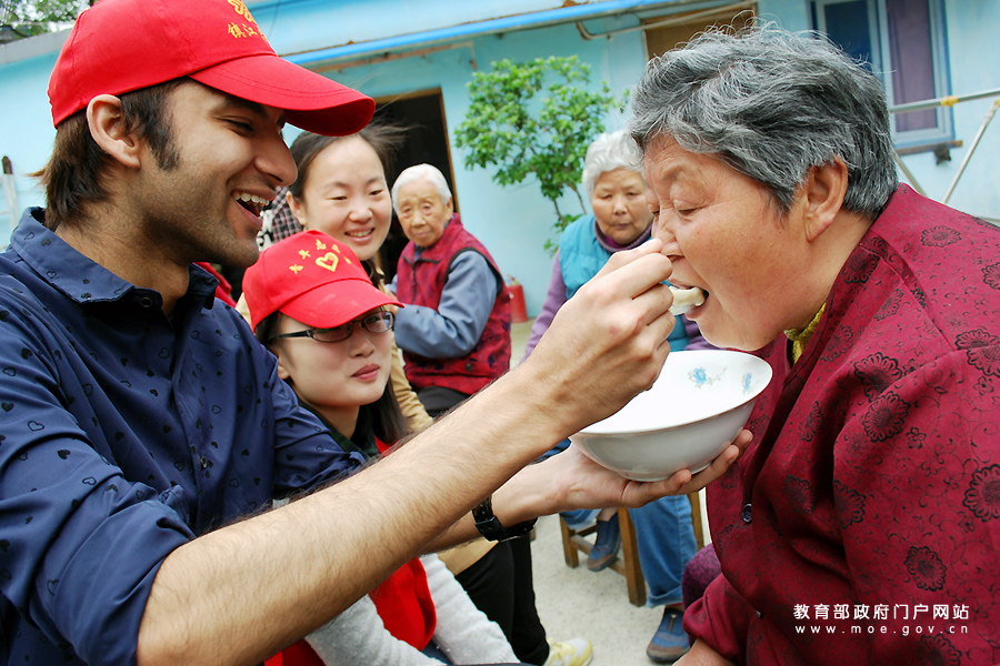 王中王免费资料大全料大全一精准,最新核心解答落实_桌面版1.226