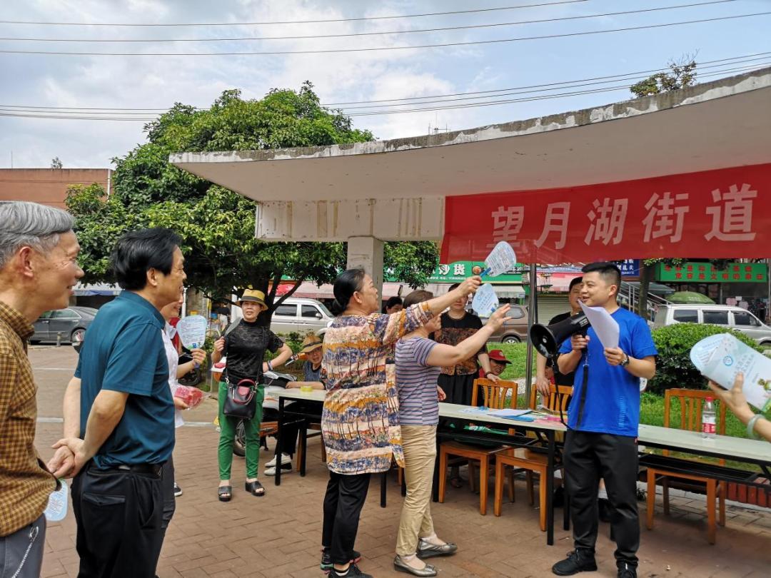 望月湖街道交通优化提升居民出行体验新闻发布