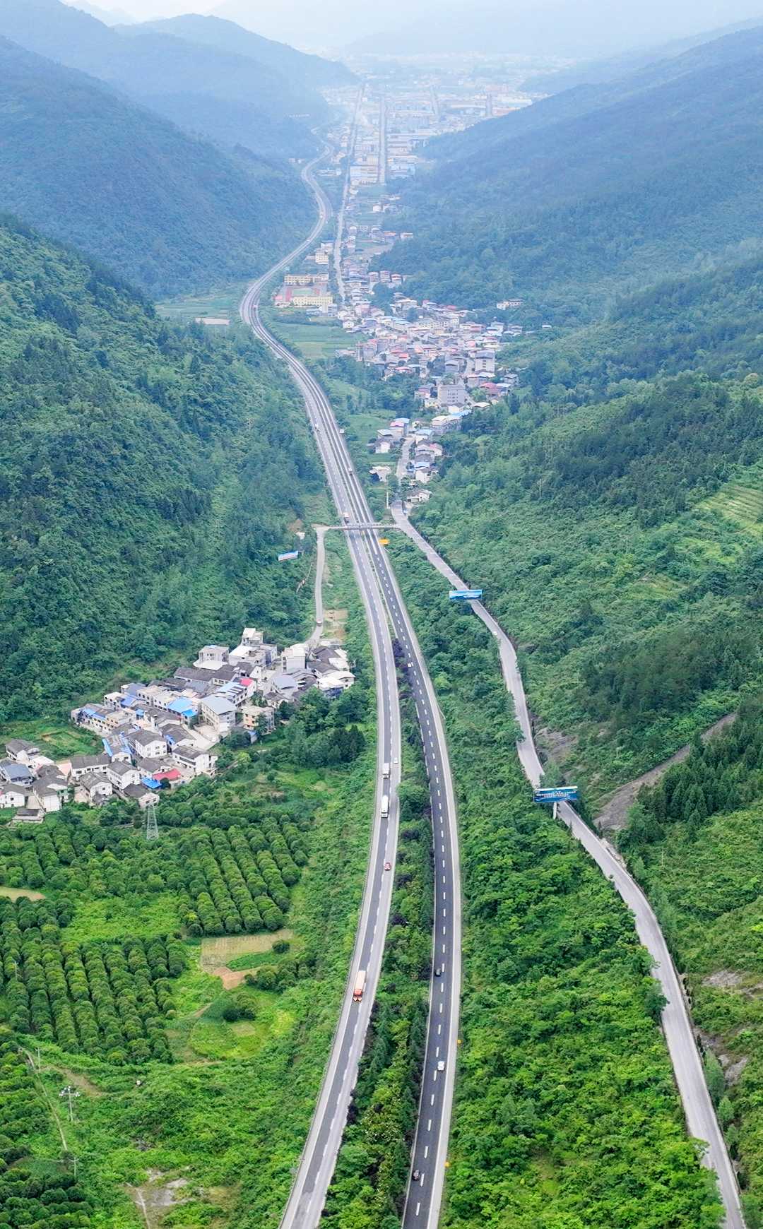 酉阳土家族苗族自治县卫生健康局领导团队简介