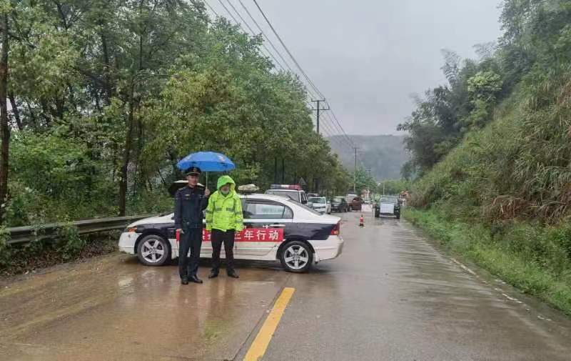 二重岩村交通状况全面升级，村民出行更便捷，最新交通新闻